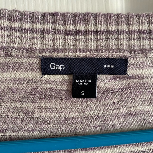 Purple cream heathered GAP button up V neck sweater - Picture 5 of 6